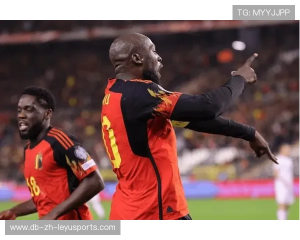 卢卡库中圈带球拔脚怒射，比利时攻势掀起波浪